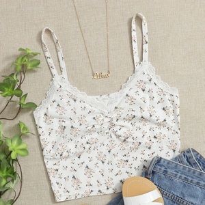 ❗2/$10❗Lace Panel Ditsy Floral Ruched Cami Top